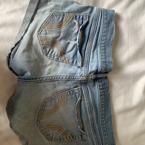 LIGHT WASHED HOLLISTER SHORTS!! - Picture 5 of 5